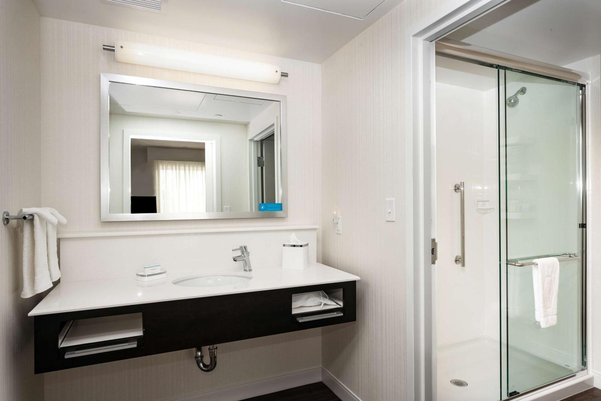 Hampton Inn & Suites By Hilton Seattle/Northgate מראה חיצוני תמונה