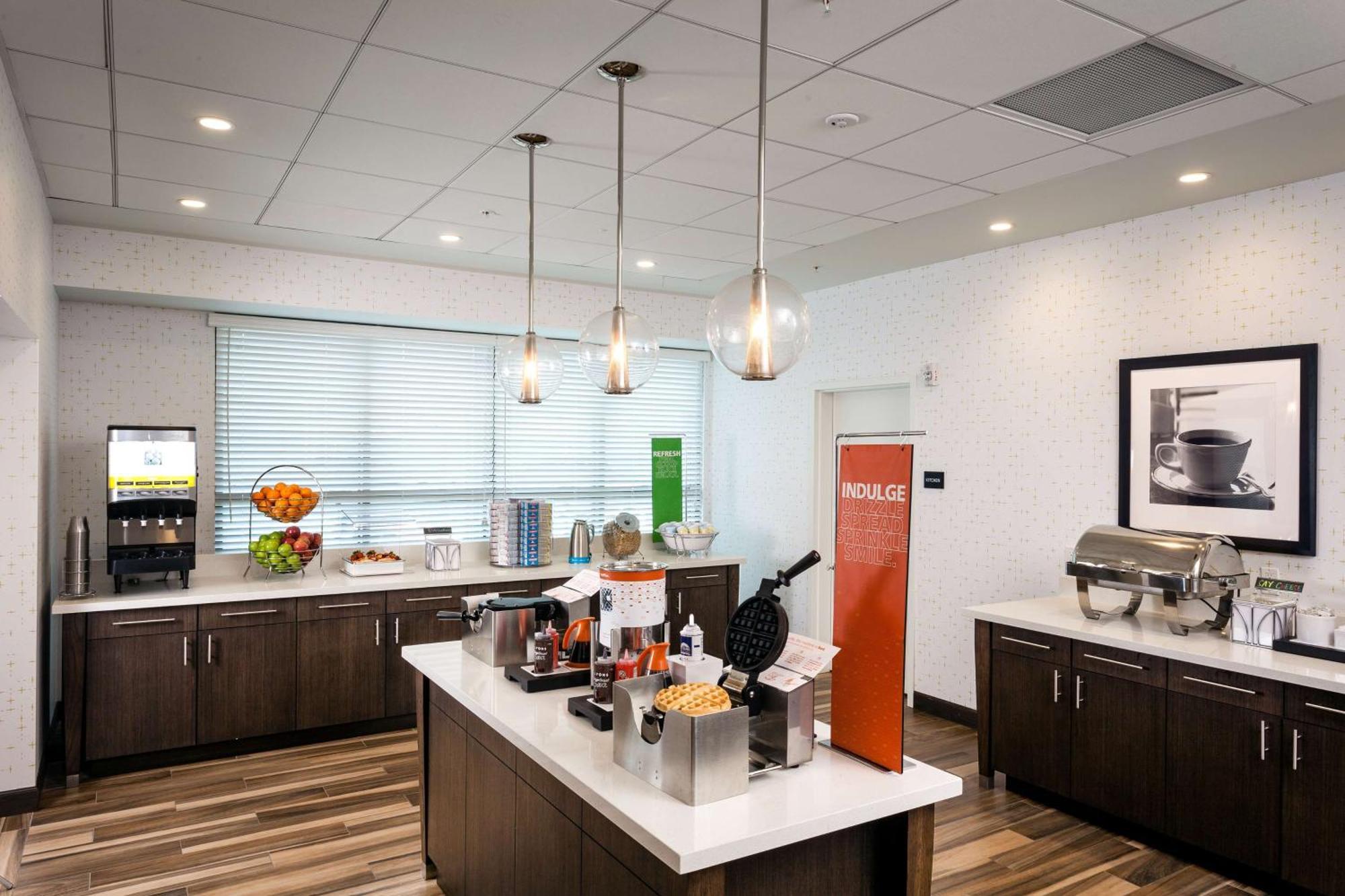 Hampton Inn & Suites By Hilton Seattle/Northgate מראה חיצוני תמונה