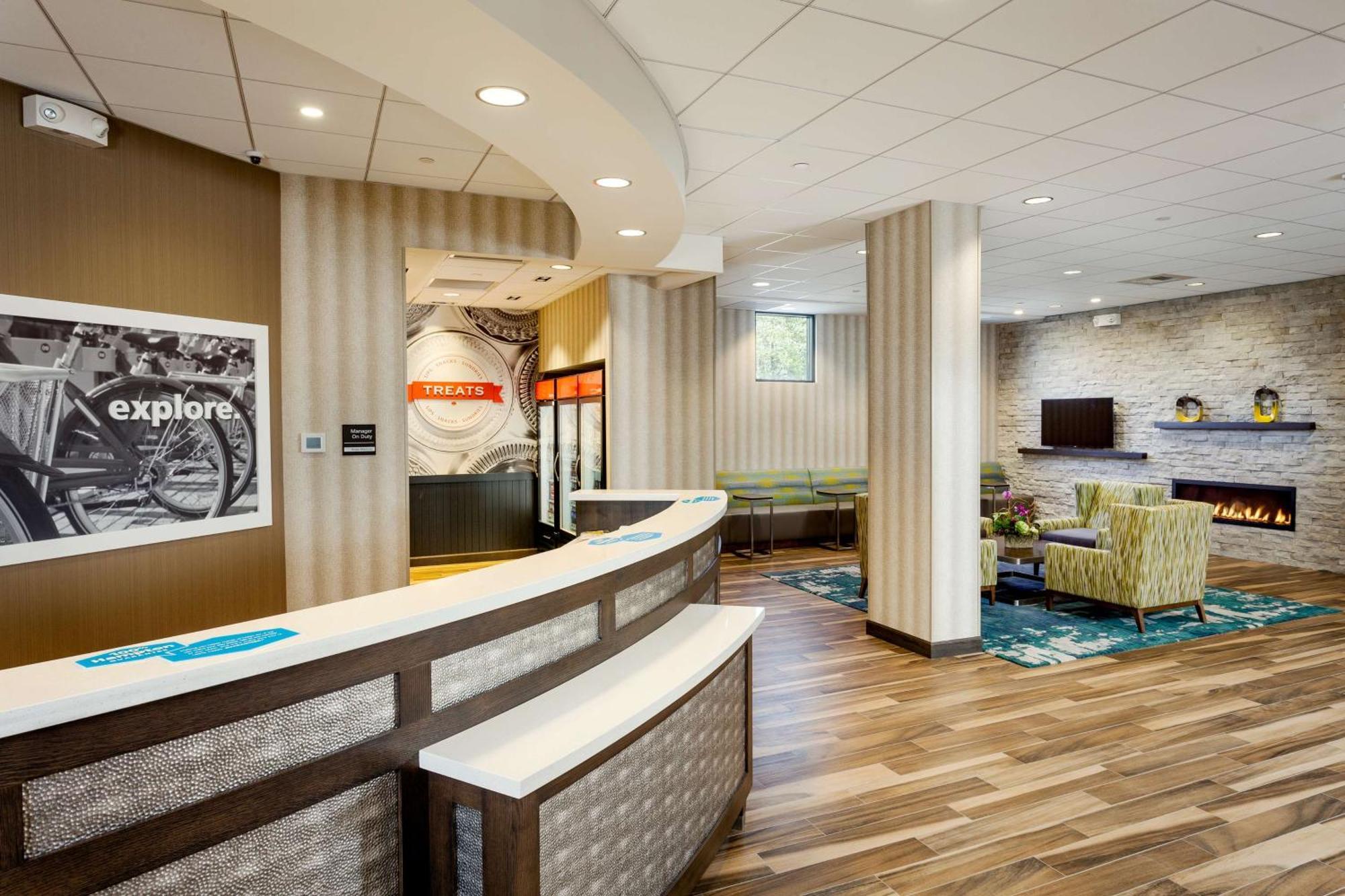 Hampton Inn & Suites By Hilton Seattle/Northgate מראה חיצוני תמונה
