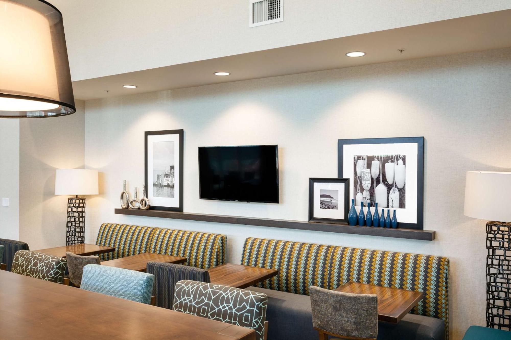 Hampton Inn & Suites By Hilton Seattle/Northgate מראה חיצוני תמונה
