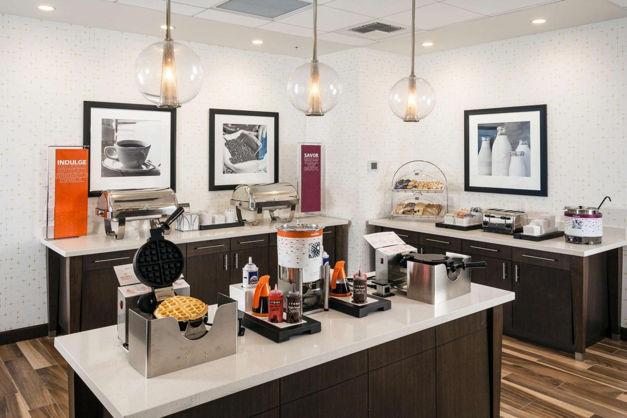 Hampton Inn & Suites By Hilton Seattle/Northgate מראה חיצוני תמונה